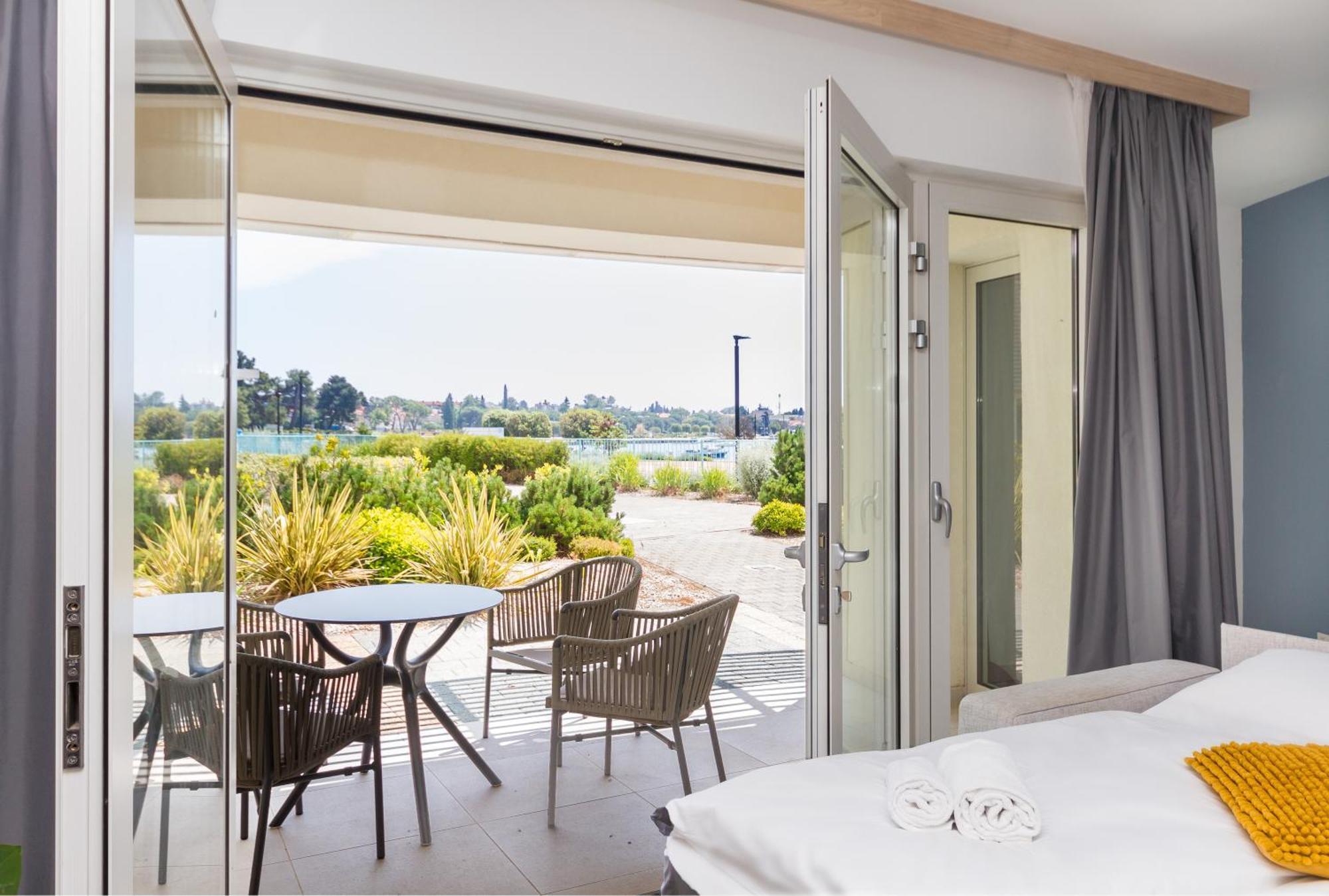 Azur With Sea View *