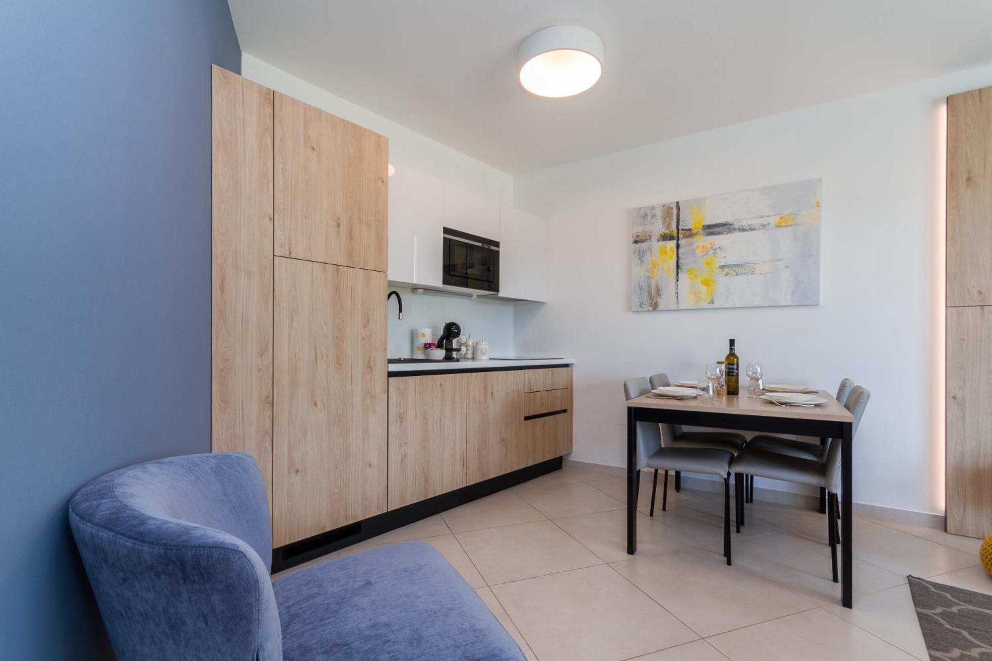 Azur With Sea View Apartment *